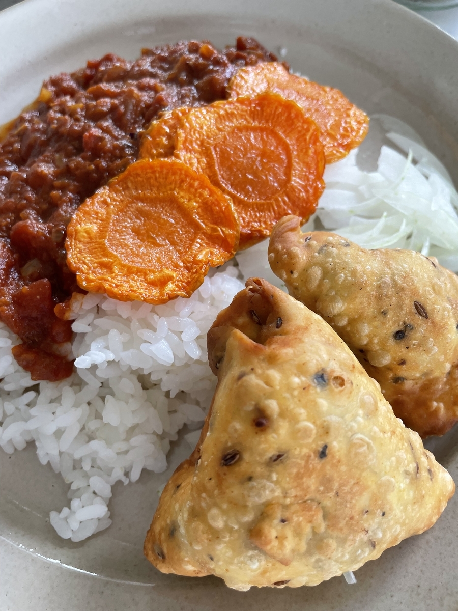 カレーとサモサ